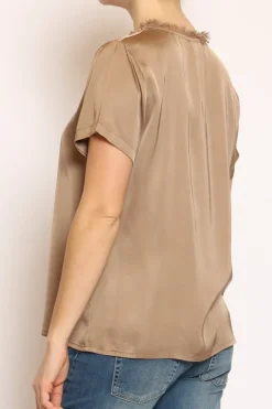 Blusa satin collo sfrangiato avana