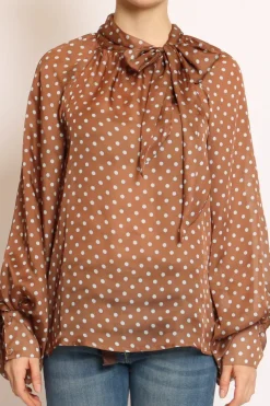 Camicia pois c/fiocco moka/celste