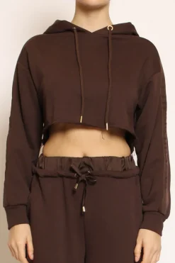 Maglia crop cappuccio cioccolato