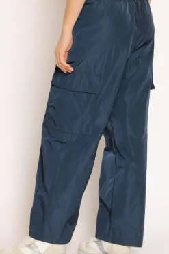 Pantalone cargo tessuto parachute blu