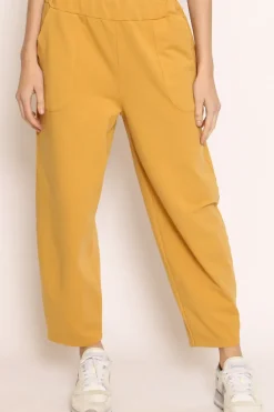 Pantalone mom fit felpa light senape