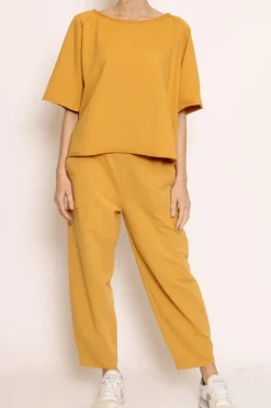 Pantalone mom fit felpa light senape