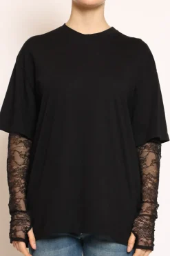 T-shirt con pizzo nero